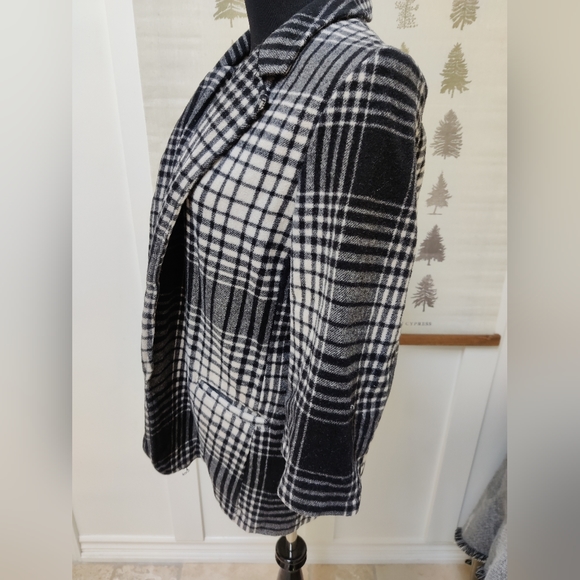 Urban Renewal Wool Plaid Blazer - Medium - Picture 5 of 11